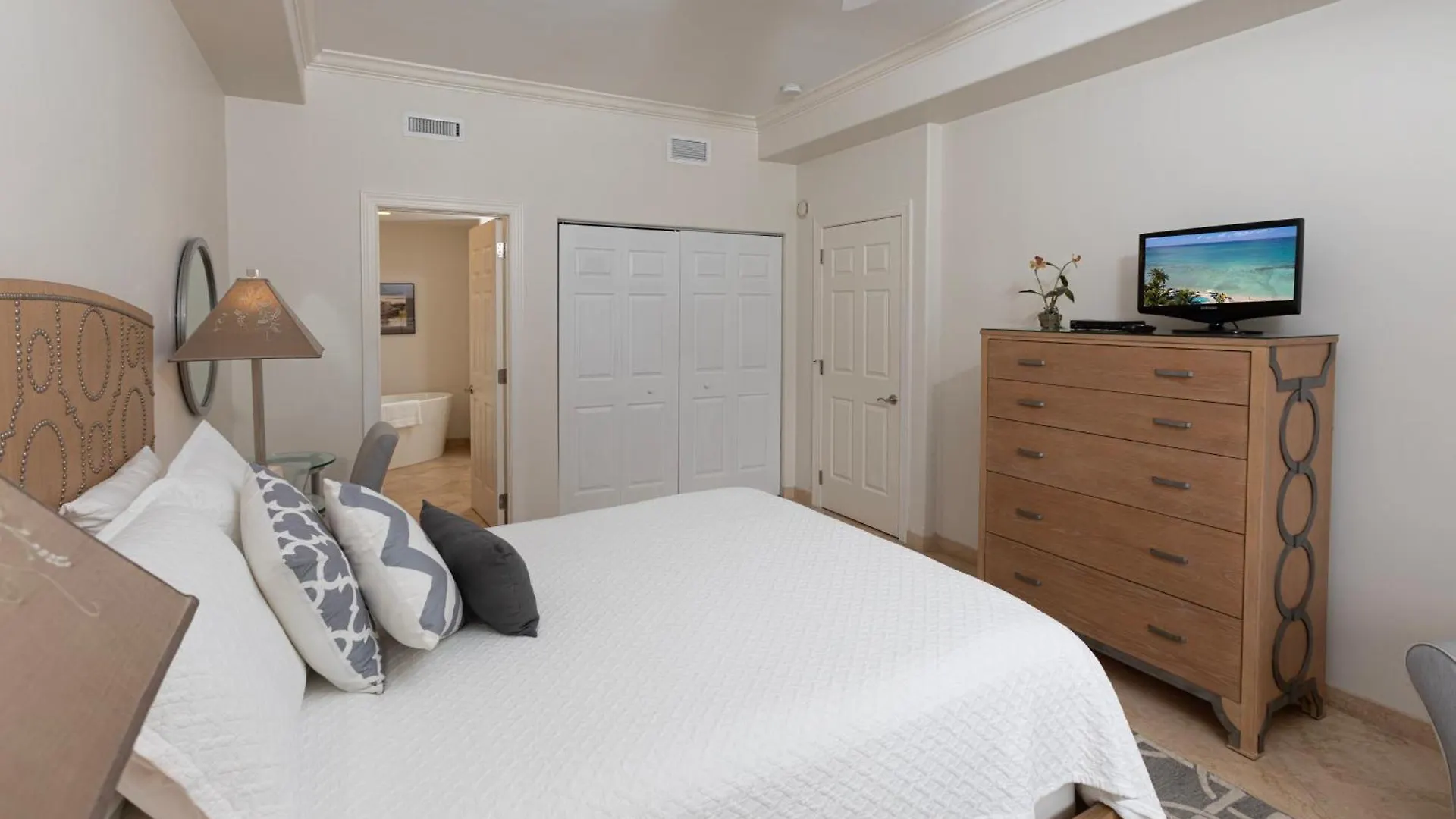 Apartment South Bay Beach Club 14 - 4 Bedroom 4 Bathroom Unit George Town Cayman Islands